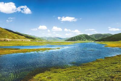 石渠縣太陽(yáng)湖 生態(tài)美景美如畫(圖)